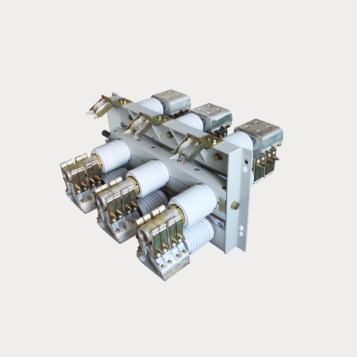 GN30-12改進(jìn)型戶內(nèi)高壓隔離開(kāi)關(guān)